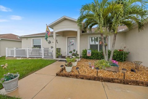 House in Englewood, Florida 3 bedrooms, 149.39 sq.m. № 1916242 - photo 4
