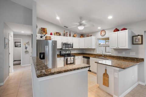 House in Englewood, Florida 3 bedrooms, 149.39 sq.m. № 1916242 - photo 12
