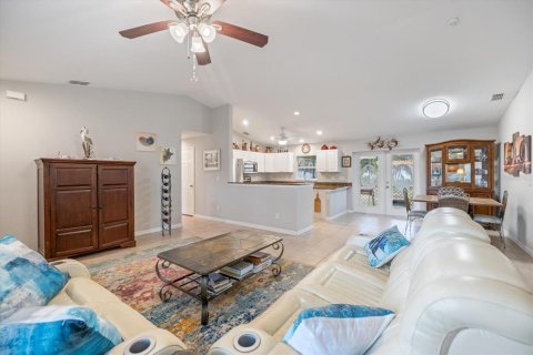 House in Englewood, Florida 3 bedrooms, 149.39 sq.m. № 1916242 - photo 8