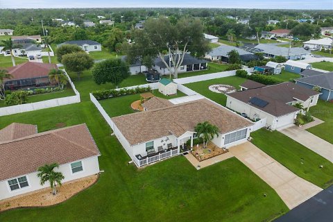 House in Englewood, Florida 3 bedrooms, 149.39 sq.m. № 1916242 - photo 6