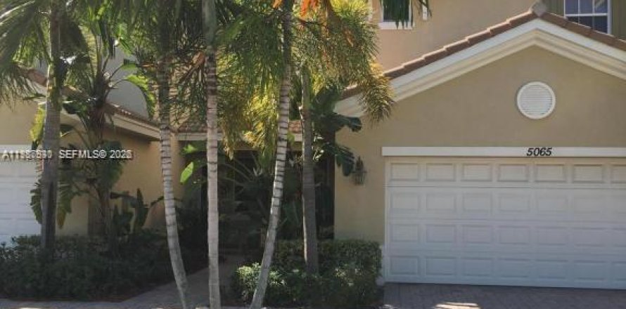 Townhouse in Palm Beach Gardens, Florida 3 bedrooms, 180.14 sq.m. № 2057474