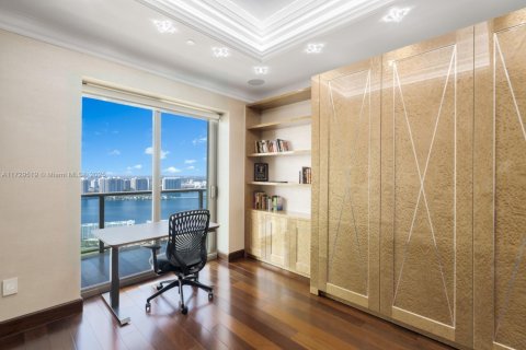 Купить кондоминиум в Санни-Айлс-Бич, Флорида 4 спальни, 428.19м2, № 2014025 - фото 22