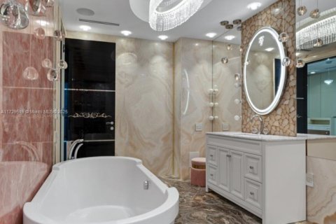 Купить кондоминиум в Санни-Айлс-Бич, Флорида 4 спальни, 428.19м2, № 2014025 - фото 18