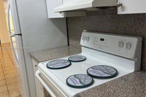 Touwnhouse à louer à Miami, Floride: 3 chambres, 90.12 m2 № 1995313 - photo 5