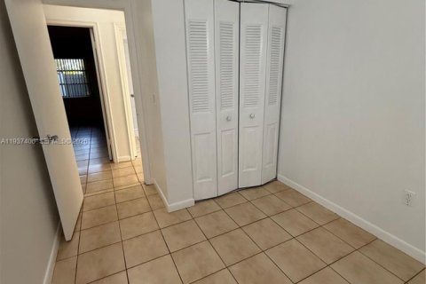 Touwnhouse à louer à Miami, Floride: 3 chambres, 90.12 m2 № 1995313 - photo 10