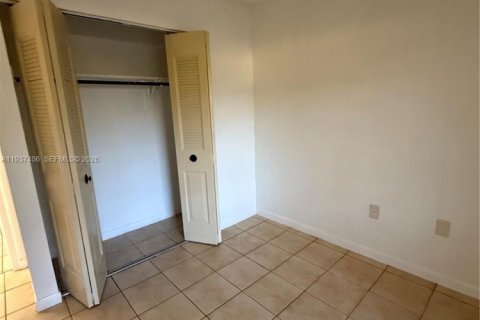 Touwnhouse à louer à Miami, Floride: 3 chambres, 90.12 m2 № 1995313 - photo 15