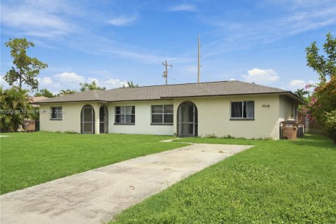 Villa ou maison à Cape Coral, Floride 2 chambres № 2386929