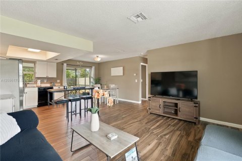 Villa ou maison à louer à Cape Coral, Floride: 2 chambres № 2386929 - photo 4