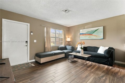 Villa ou maison à louer à Cape Coral, Floride: 2 chambres № 2386929 - photo 2