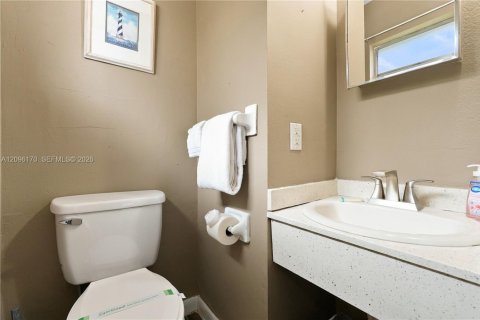 Villa ou maison à louer à Cape Coral, Floride: 2 chambres № 2386929 - photo 9