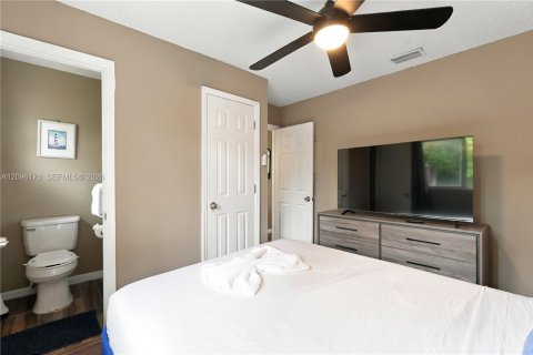 Villa ou maison à louer à Cape Coral, Floride: 2 chambres № 2386929 - photo 13