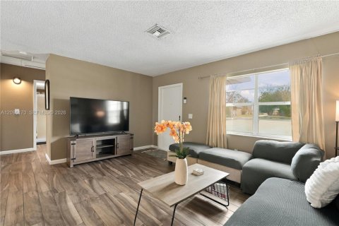 Villa ou maison à louer à Cape Coral, Floride: 2 chambres № 2386929 - photo 3