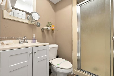 Villa ou maison à louer à Cape Coral, Floride: 2 chambres № 2386929 - photo 14