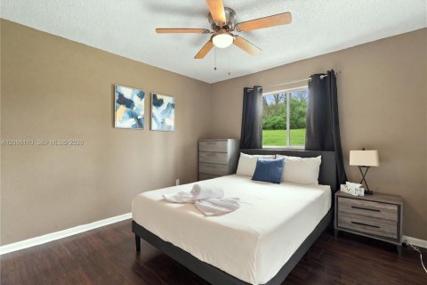 Villa ou maison à louer à Cape Coral, Floride: 2 chambres № 2386929 - photo 7