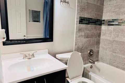 House in Port St. Lucie, Florida 2 bedrooms, 89.19 sq.m. № 2030411 - photo 12