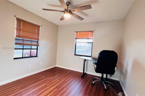 House in Port St. Lucie, Florida 2 bedrooms, 89.19 sq.m. № 2030411 - photo 14