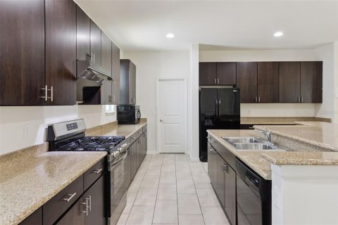 Villa ou maison à louer à Winter Garden, Floride: 5 chambres, 320.33 m2 № 2395737 - photo 7