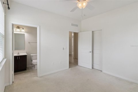 Villa ou maison à louer à Winter Garden, Floride: 5 chambres, 320.33 m2 № 2395737 - photo 19