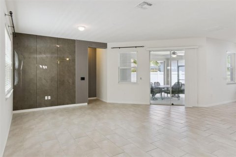 Villa ou maison à louer à Winter Garden, Floride: 5 chambres, 320.33 m2 № 2395737 - photo 3