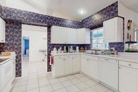 Casa en venta en Kissimmee, Florida, 4 dormitorios, 195.93 m2 № 2196962 - foto 4