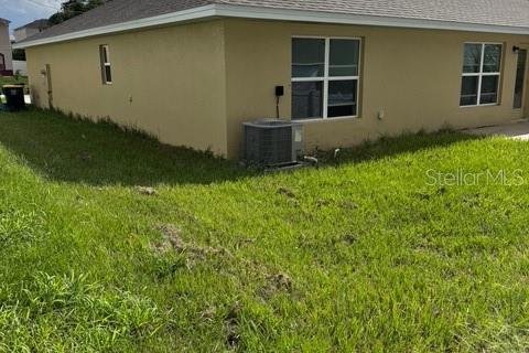 House in Poinciana, Florida 4 bedrooms, 179.3 sq.m. № 1778110 - photo 3