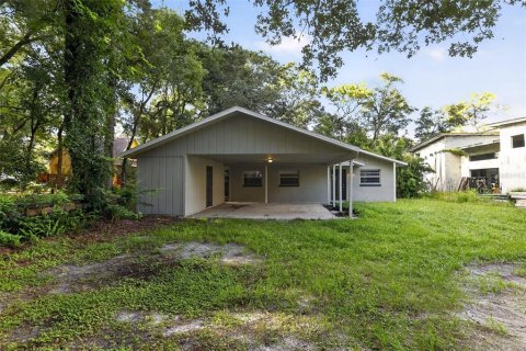 House in Mount Plymouth, Florida 3 bedrooms, 126.44 sq.m. № 2333853 - photo 2