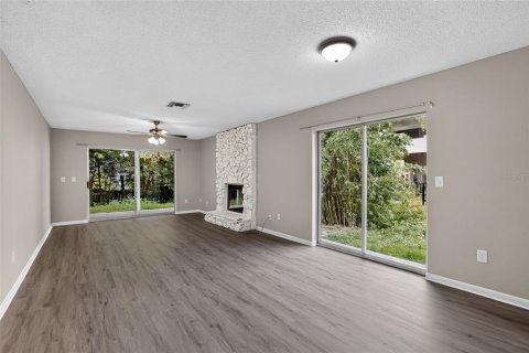 House in Mount Plymouth, Florida 3 bedrooms, 126.44 sq.m. № 2333853 - photo 11