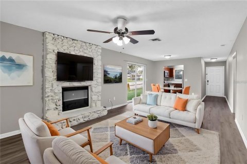 House in Mount Plymouth, Florida 3 bedrooms, 126.44 sq.m. № 2333853 - photo 7