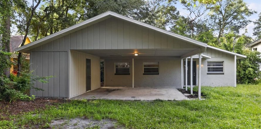 House in Mount Plymouth, Florida 3 bedrooms, 126.44 sq.m. № 2333853