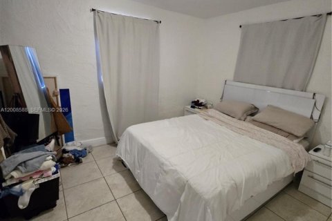 Casa en alquiler en Miami, Florida, 3 dormitorios, 112.88 m2 № 2074094 - foto 10