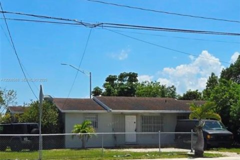 Casa en Miami, Florida 3 dormitorios, 112.88 m2 № 2074094