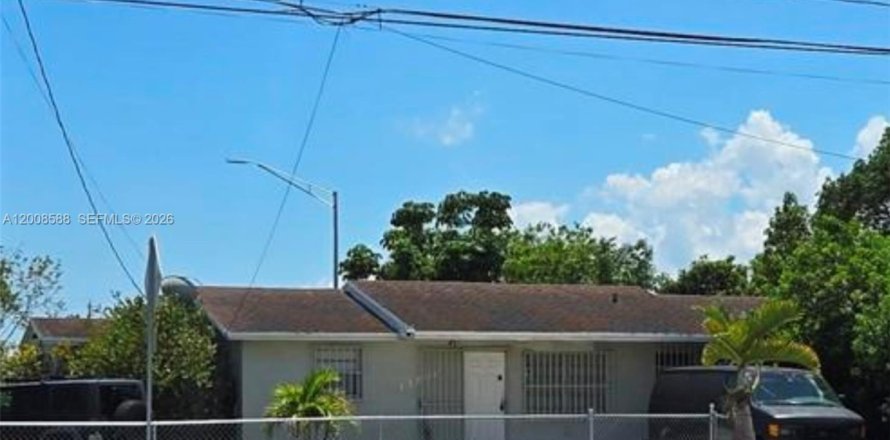 Casa en Miami, Florida 3 dormitorios, 112.88 m2 № 2074094