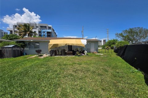 Casa en alquiler en Miami, Florida, 3 dormitorios, 112.88 m2 № 2074094 - foto 3