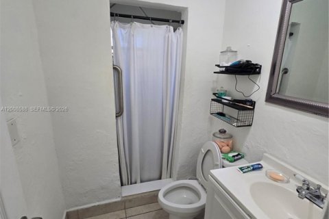 Casa en alquiler en Miami, Florida, 3 dormitorios, 112.88 m2 № 2074094 - foto 11