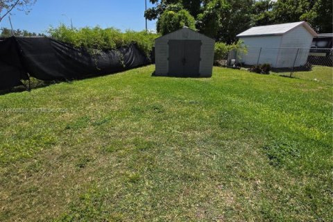 Casa en alquiler en Miami, Florida, 3 dormitorios, 112.88 m2 № 2074094 - foto 5