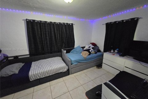 Casa en alquiler en Miami, Florida, 3 dormitorios, 112.88 m2 № 2074094 - foto 16