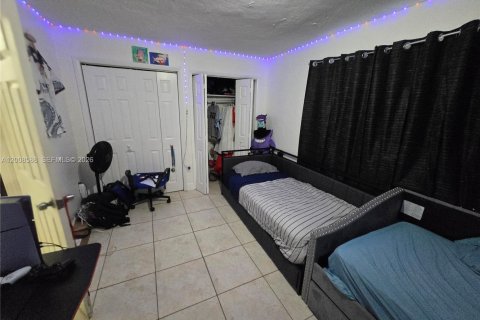 Casa en alquiler en Miami, Florida, 3 dormitorios, 112.88 m2 № 2074094 - foto 18