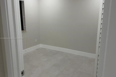 Condominio en venta en Miami, Florida, 3 dormitorios № 1963579 - foto 16