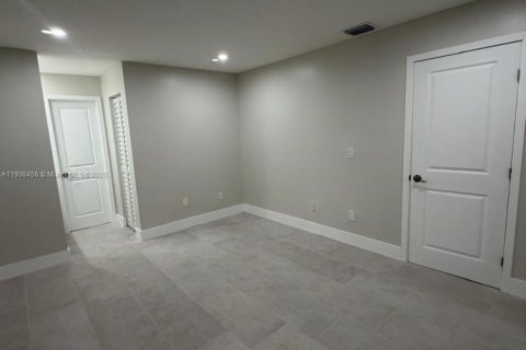 Condominio en venta en Miami, Florida, 3 dormitorios № 1963579 - foto 5