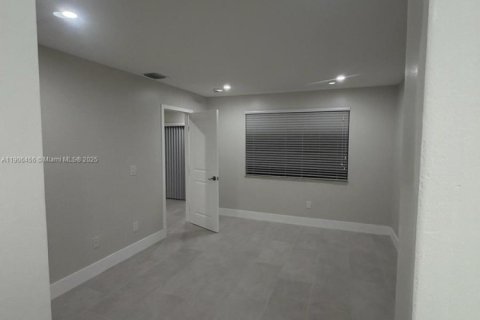 Condominio en venta en Miami, Florida, 3 dormitorios № 1963579 - foto 12
