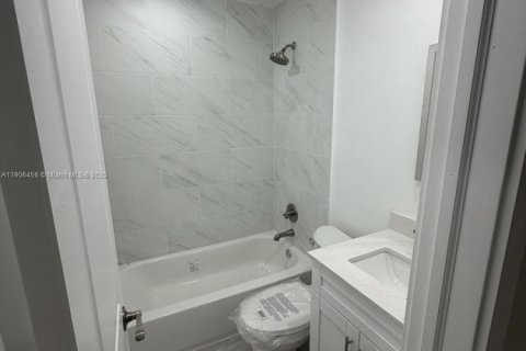 Condominio en venta en Miami, Florida, 3 dormitorios № 1963579 - foto 21