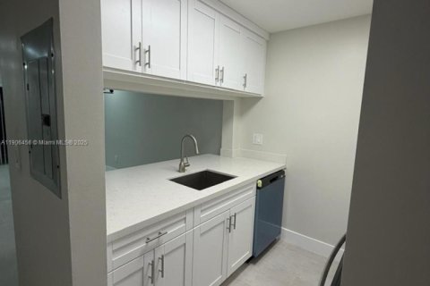 Condominio en venta en Miami, Florida, 3 dormitorios № 1963579 - foto 10