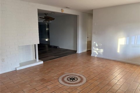 House in Lake Wales, Florida 2 bedrooms, 138.8 sq.m. № 2098225 - photo 3