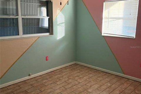 House in Lake Wales, Florida 2 bedrooms, 138.8 sq.m. № 2098225 - photo 8