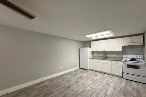 Снять в аренду квартиру в Плант-Сити, Флорида 4 комнаты, 78.97м2, № 2150557 - фото 5