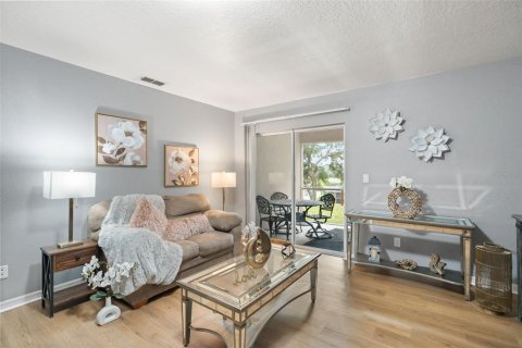 House in Clermont, Florida 5 bedrooms, 301.19 sq.m. № 2152084 - photo 7