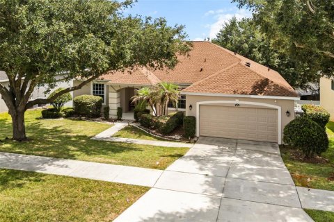 House in Clermont, Florida 5 bedrooms, 301.19 sq.m. № 2152084
