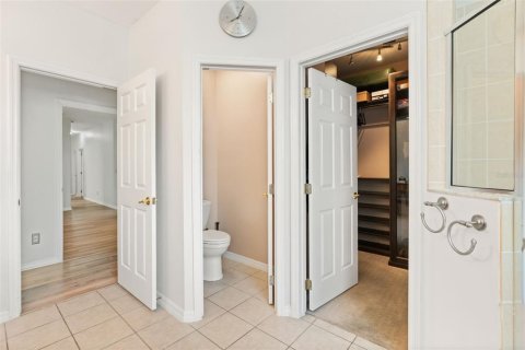 House in Clermont, Florida 5 bedrooms, 301.19 sq.m. № 2152084 - photo 30
