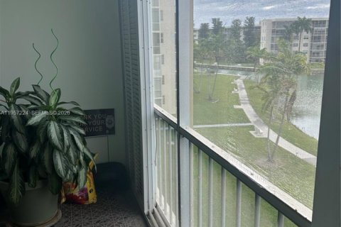 Condo in Aventura, Florida, 1 bedroom  № 2024567 - photo 8