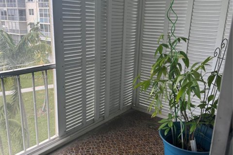 Condo in Aventura, Florida, 1 bedroom  № 2024567 - photo 10
